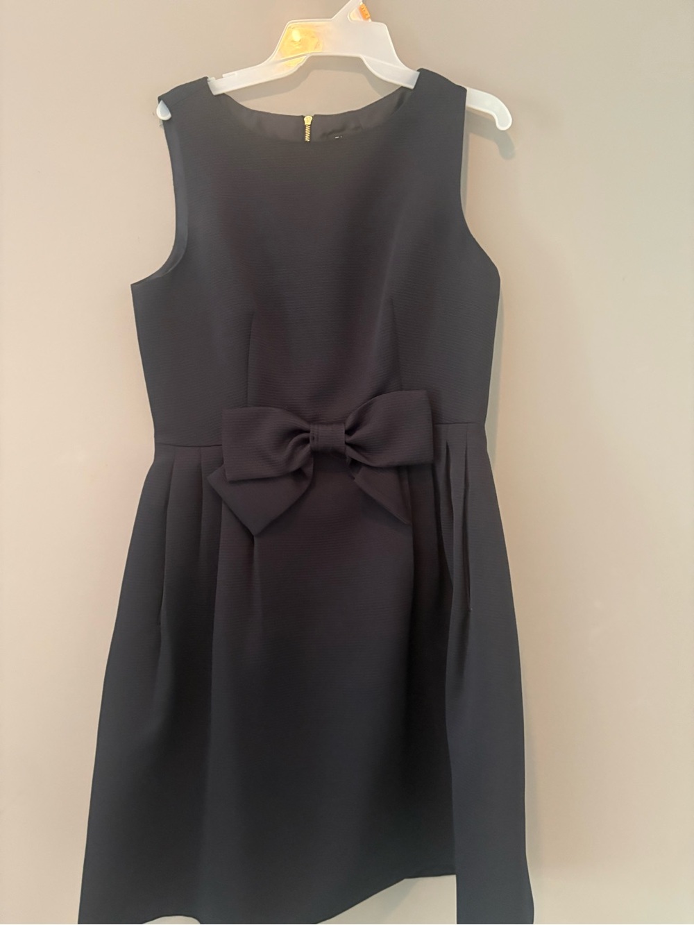 Tahari Woman’s Black Bow-Accent Sleeveless Dress